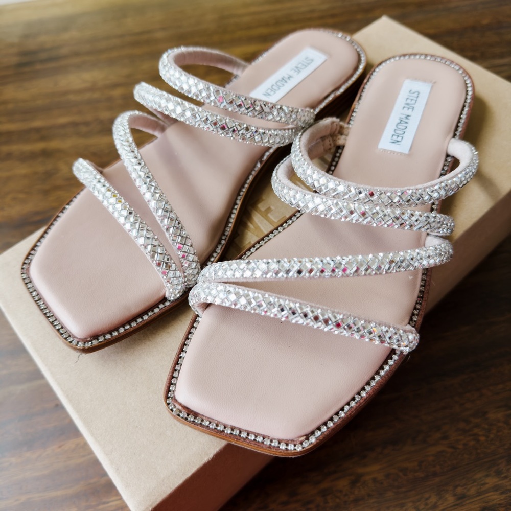 STEVE MADDEN Women’s rhinestone sandals size: 7.0